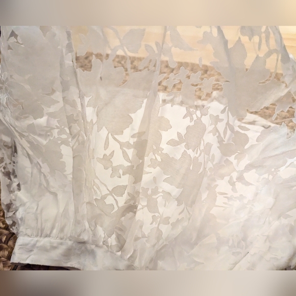 New Bebe White Skirt Size 4 Has 2 Liners Under Lace Overlay Zipper In Back - Picture 6 of 9